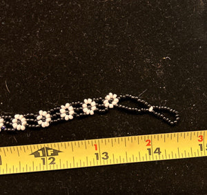 1 Single NWT VINTAGE 90s BEADED DAISY BLACK & WHITE Choker necklace 