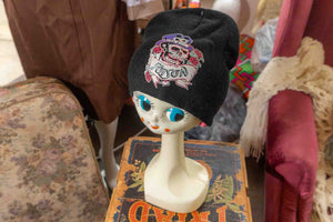 Poison Skull Beanie – Vintage Rock Style