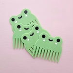 Froggy wide-tooth comb