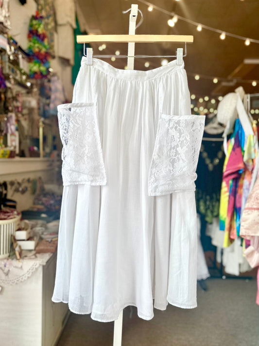 1970’s Gunne Sax Gunnies Gauzey Skirt with Outer Lace Pockets xs as is