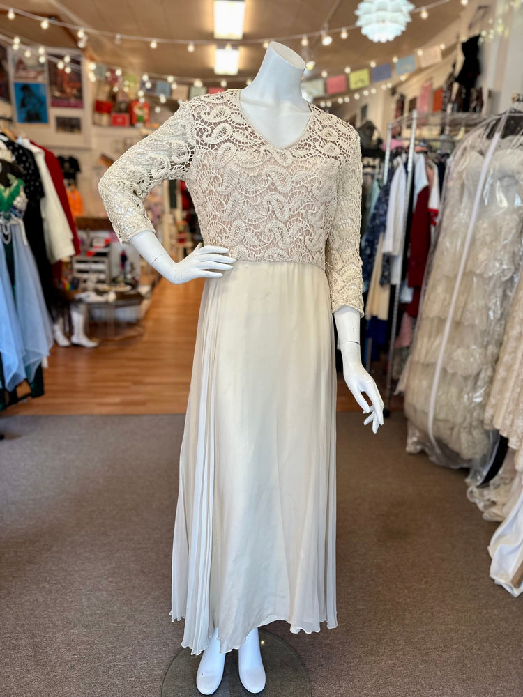 Vintage Fred Pearlberg I. Magnin 1960's Irish Lace Wedding Dress