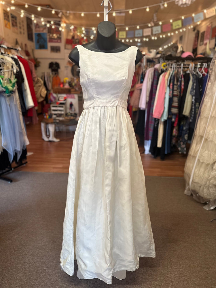 Brielle. Vintage 50s Style Wedding Dress With Cape.