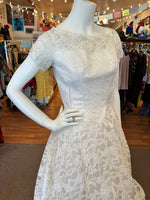 1950's Sweet Capsleeve Tulle and Lace Wedding Dress