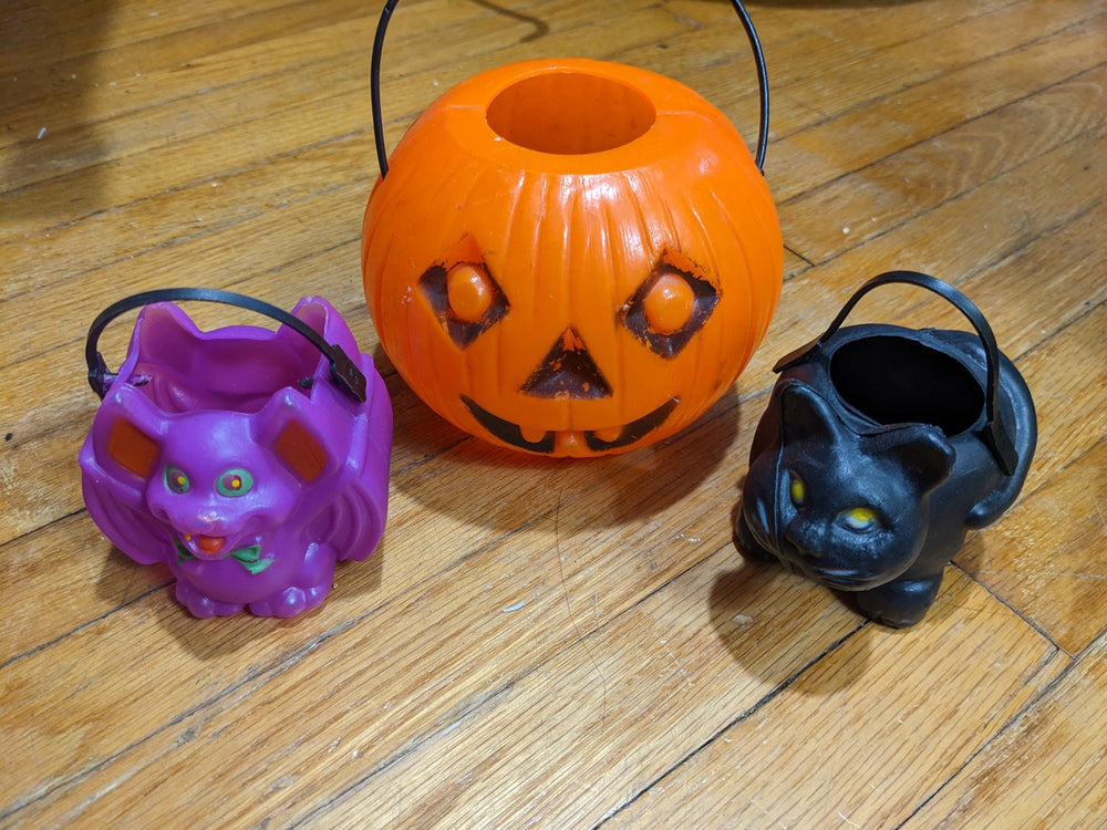 Lot of vintage mini blow mold candy buckets Pumpkin Bat Cat