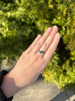 Sterling Silver Art Deco Setting Blue Topaz Size 8 Ring.