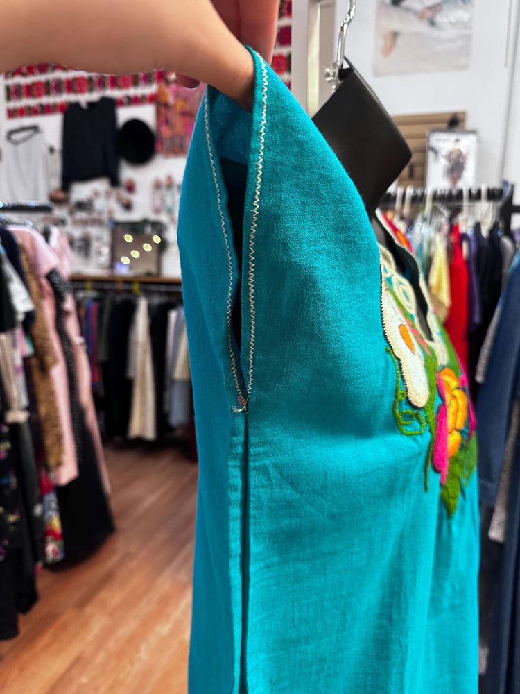 Traditional Mexican Oaxaca Huipil – Hand-Embroidered Teal Blouse (Size M/L)