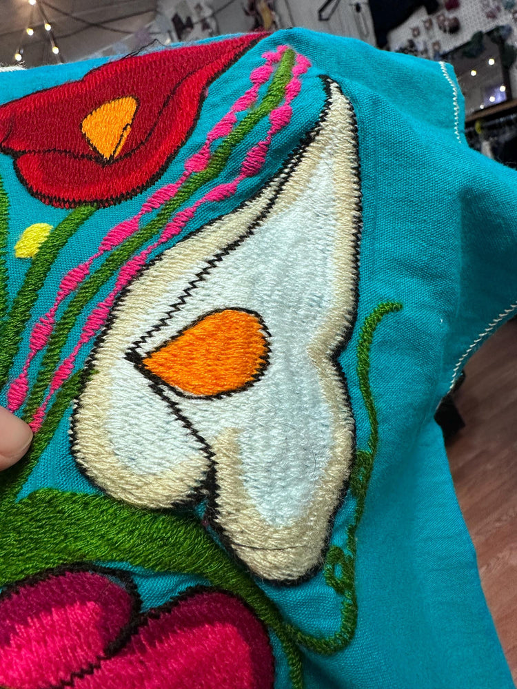 Traditional Mexican Oaxaca Huipil – Hand-Embroidered Teal Blouse (Size M/L)