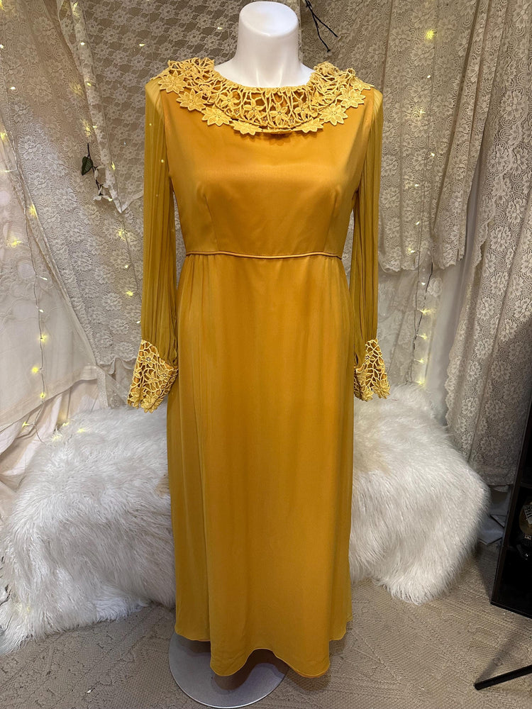 Gauzy 1970s Vintage Mustard Hippie Bridesmaid Dress with Exaggerated Collar Size Large