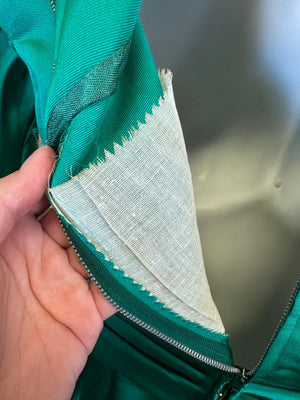 1950s Vintage Emerald Green Cocktail Wiggle Dress – Size L (Curvy Fit) – As-Is