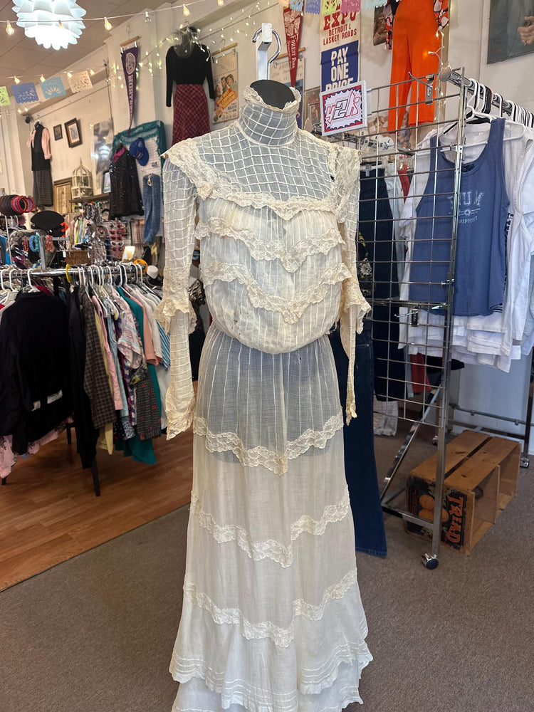 Victorian Two-Piece Dress Set with Corset & Calfskin Shoes – For Study or Display Only