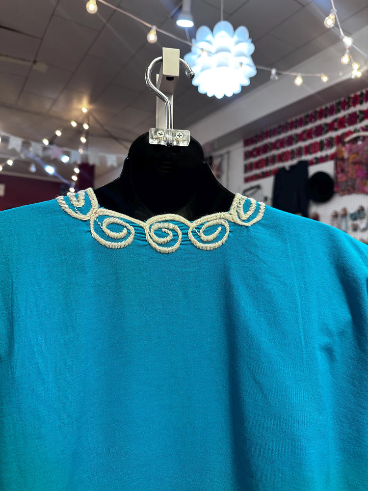 Traditional Mexican Oaxaca Huipil – Hand-Embroidered Teal Blouse (Size M/L)