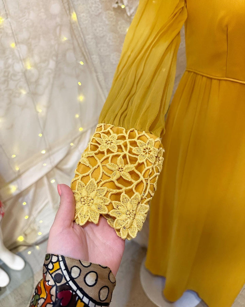 Gauzy 1970s Vintage Mustard Hippie Bridesmaid Dress with Exaggerated Collar Size Large
