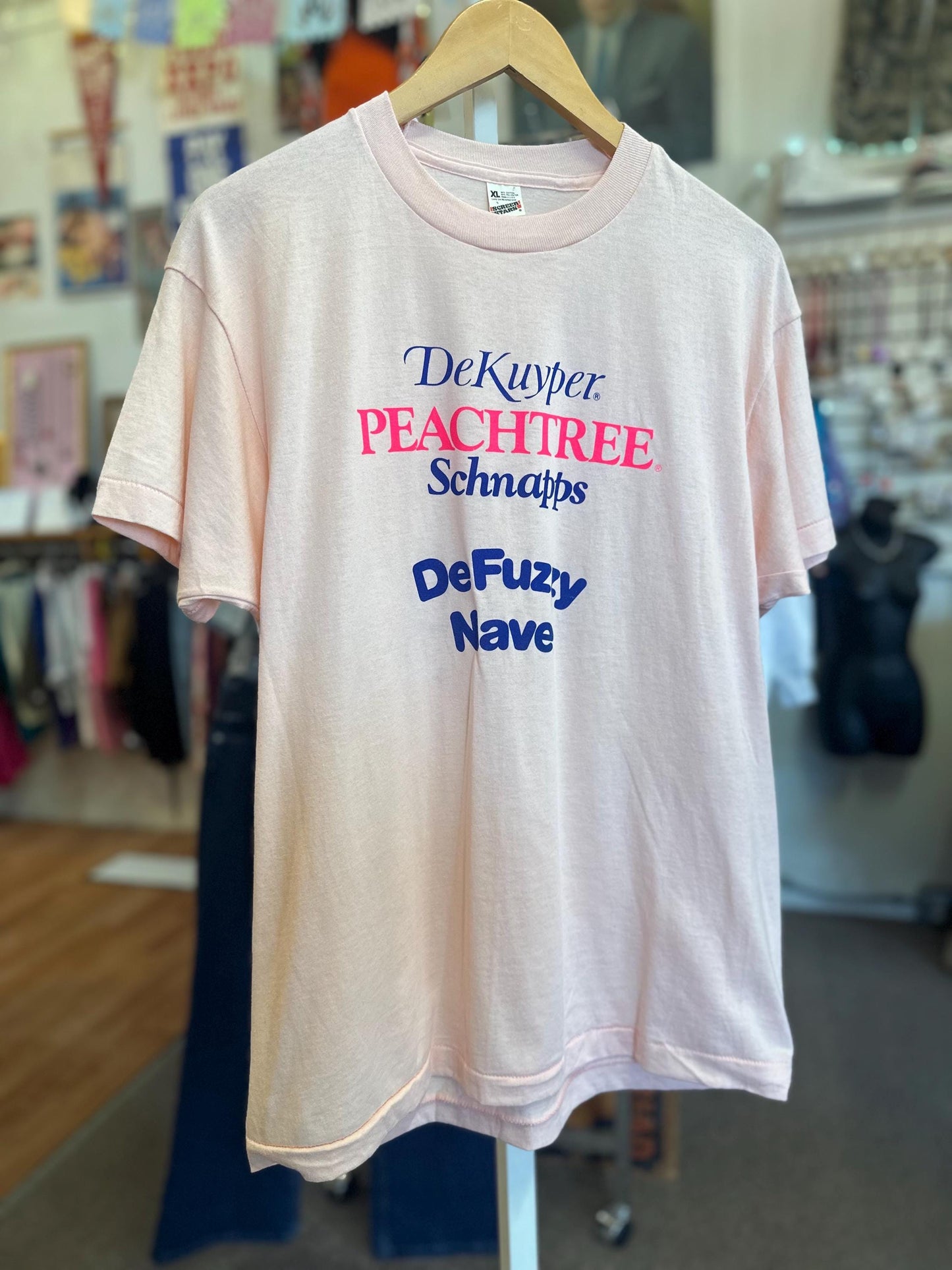 1970's-80's Vintage Single Stitch Weird and Specific Funny Bartender Shirt Dekuyper Peachtree Fuzzy Navel Shot Promotional SALE