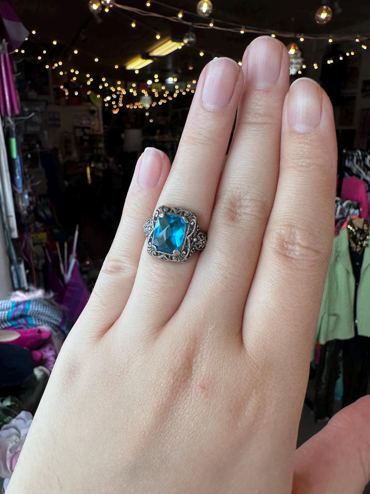 Victorian Blue Topaz Sterling Silver Floral Filigree Ring – Size 6