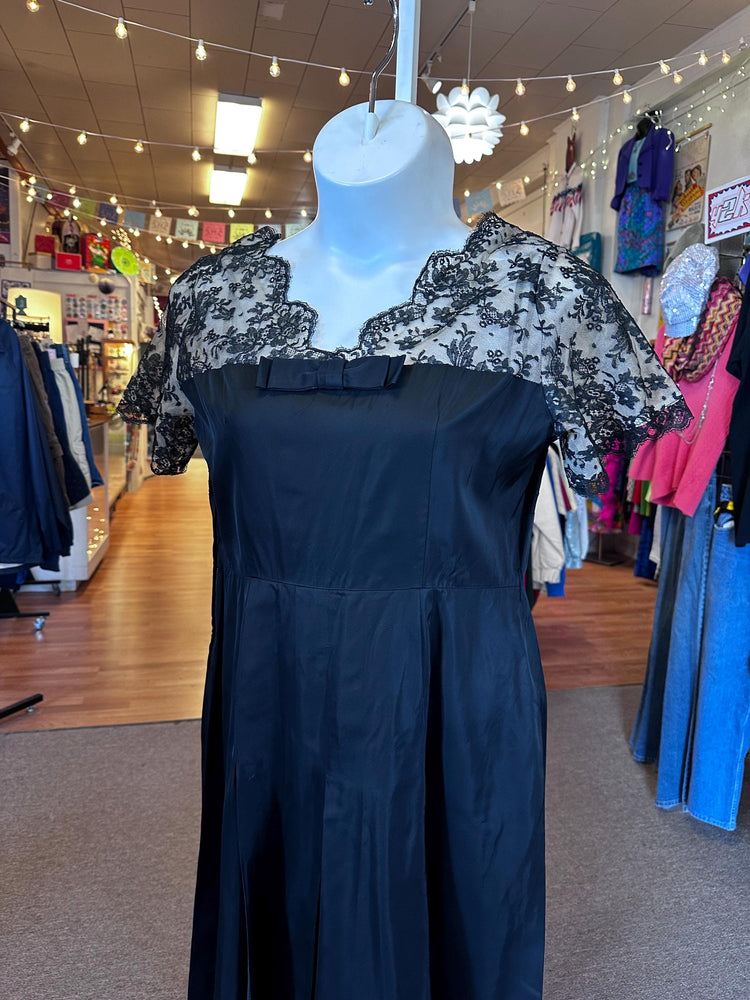 1950's Vintage Plus Size Size Large XL Classy Little Black Dress