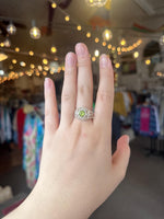 Vintage Sterling Silver Peridot Ring with Filigree Dome Setting – Size 7.5