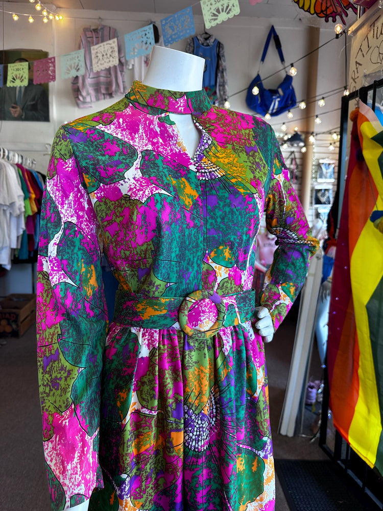 1970s Vintage Abstract Keyhole Neckline Psychedelic Hippie Maxi Polyester Dress with Belt