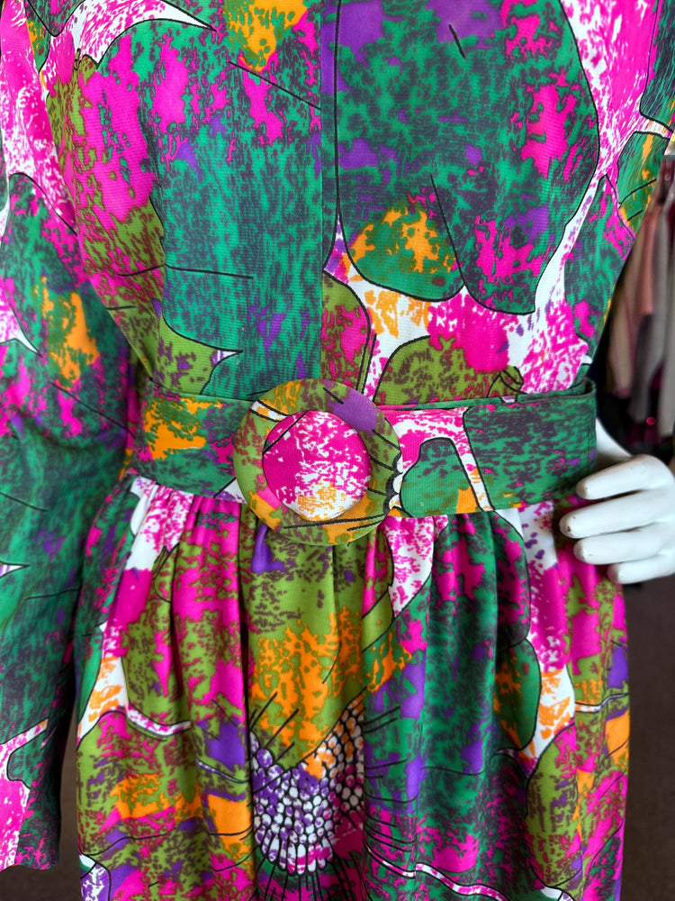 1970s Vintage Abstract Keyhole Neckline Psychedelic Hippie Maxi Polyester Dress with Belt