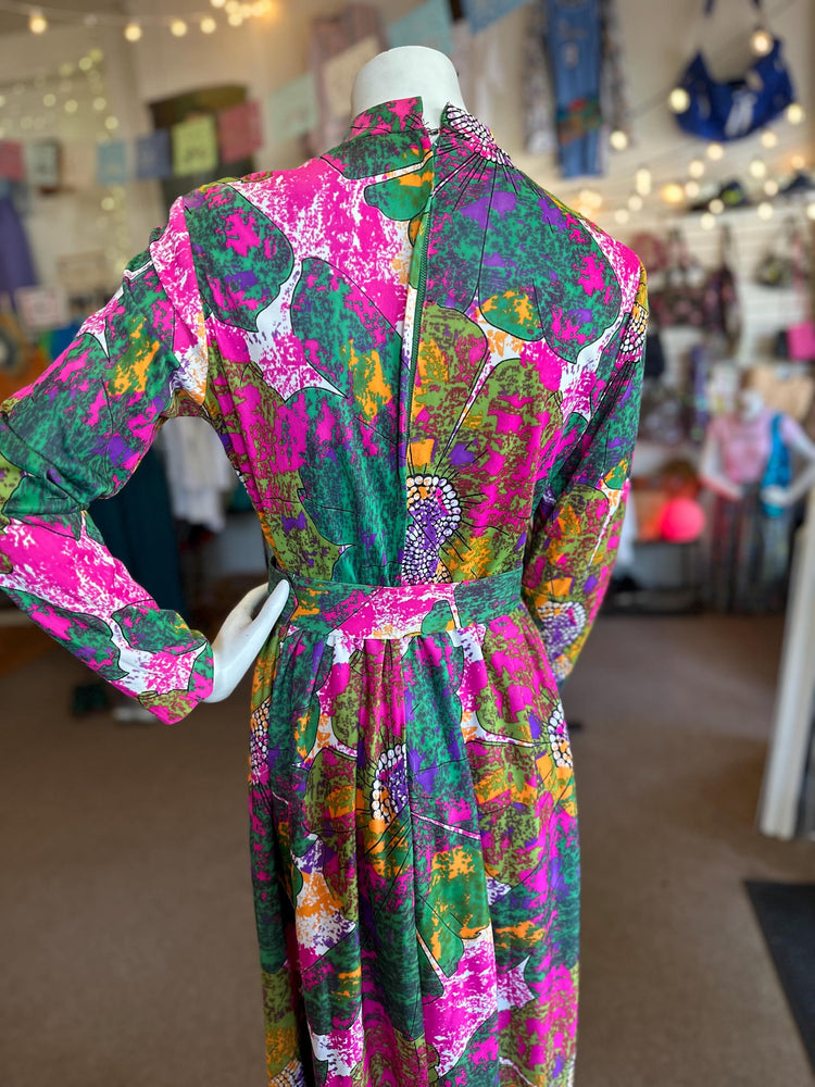 1970s Vintage Abstract Keyhole Neckline Psychedelic Hippie Maxi Polyester Dress with Belt