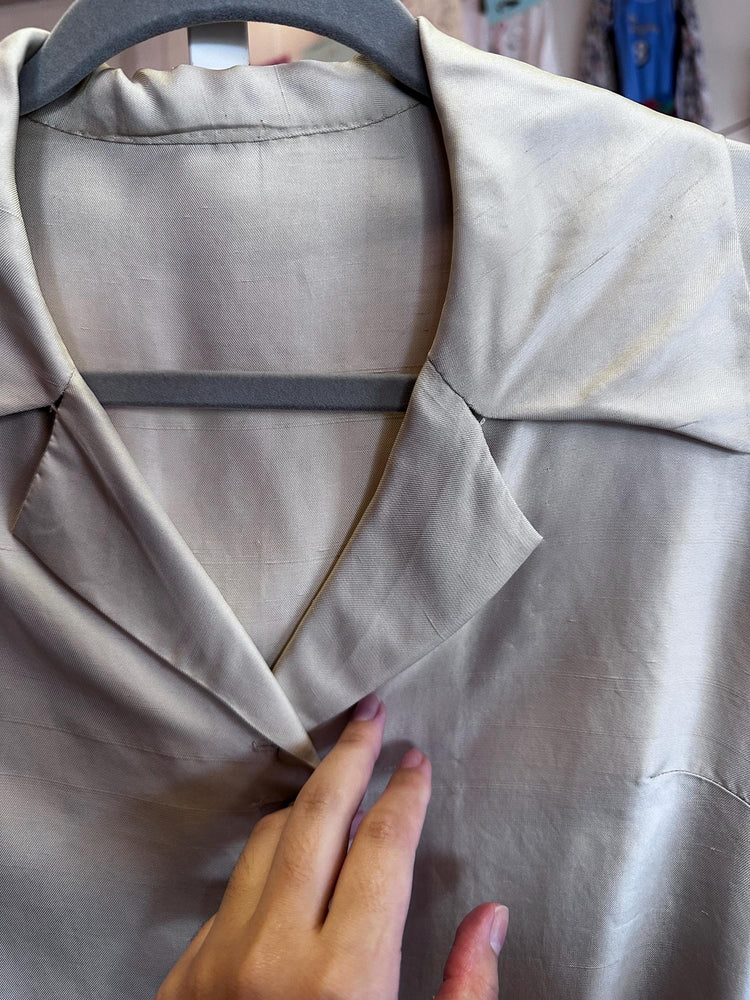 1940's or Earlier Vintage Antique Raw Silk Long Sleeved Blouse XS