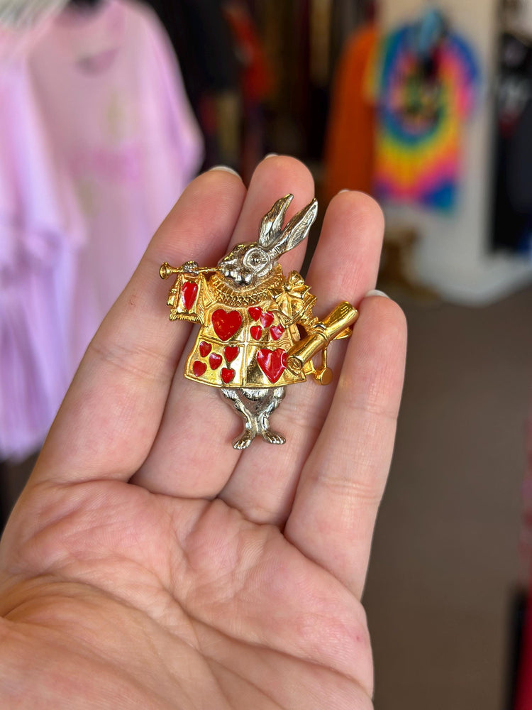 Alice In Wonderland MMA Signed Alice in Wonderland White Rabbit Queen of Hearts Brooch Pin