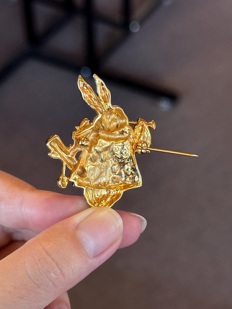 Alice In Wonderland MMA Signed Alice in Wonderland White Rabbit Queen of Hearts Brooch Pin