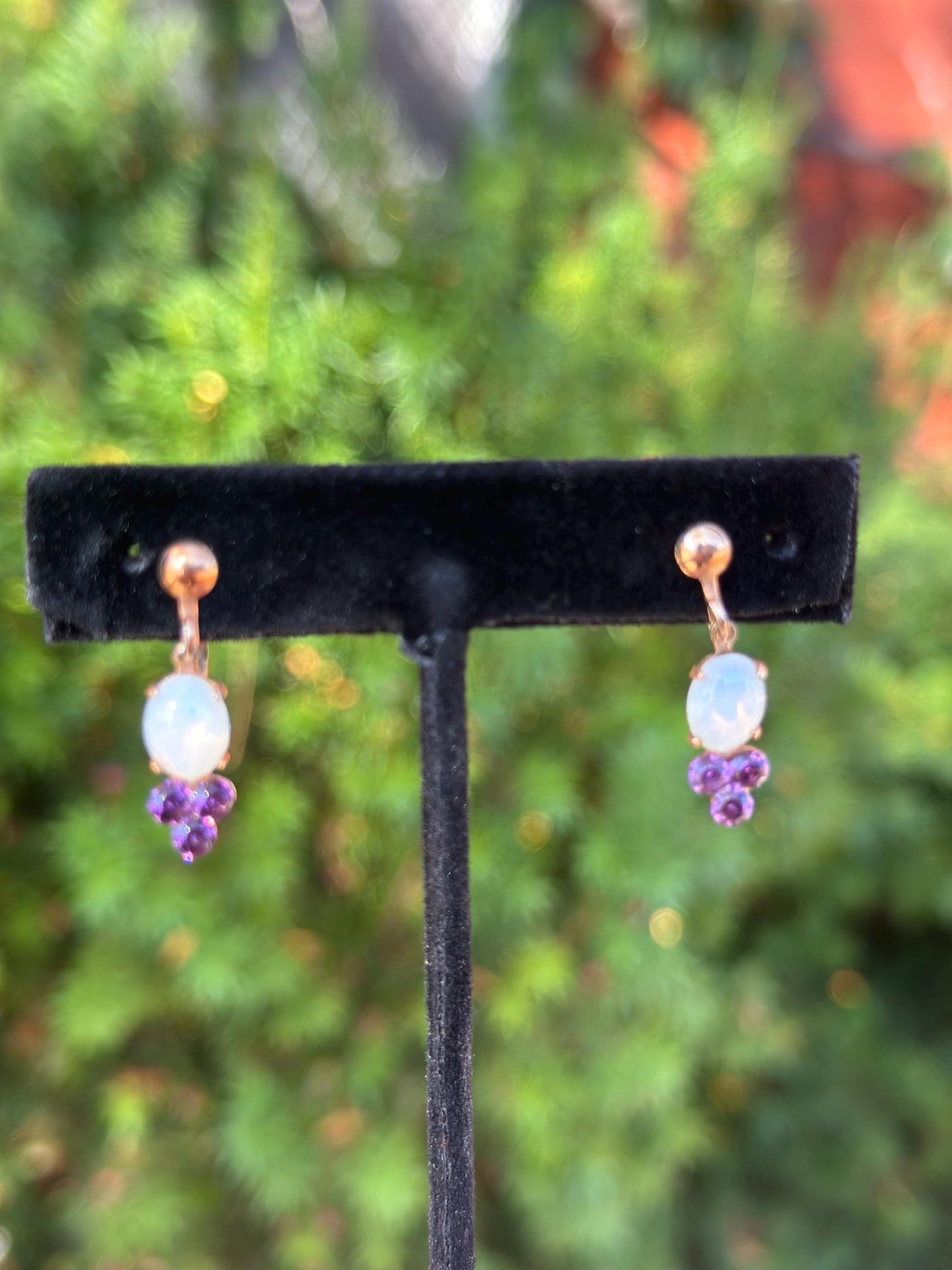 MCM Vintage 1940's-50's Goldtone Screwback Clip on Faux Created Opal Earrings