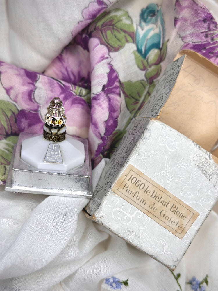 Antique 1920's Ultra Rare Le Debut Blanc Richard Hudnut Parfum de Gaiete Mini Bottle