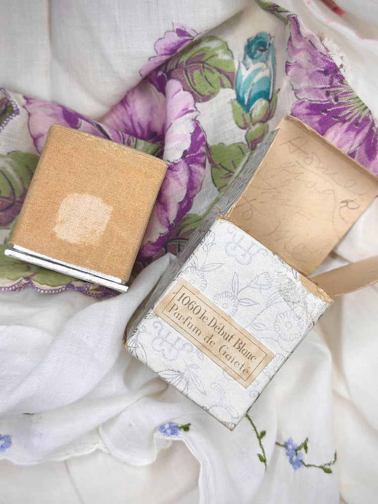 Antique 1920's Ultra Rare Le Debut Blanc Richard Hudnut Parfum de Gaiete Mini Bottle