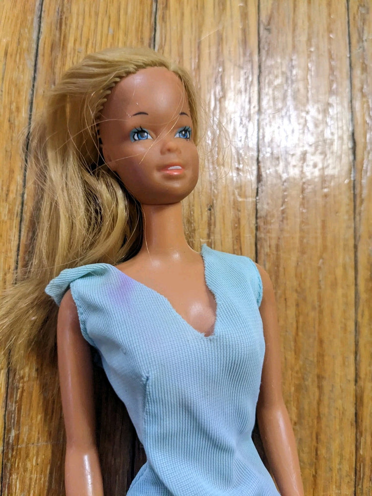 VINTAGE SUN SET MALIBU BARBIE DOLL SWIMSUIT TOWEL SUNGLASSES KOREA SOME TLC