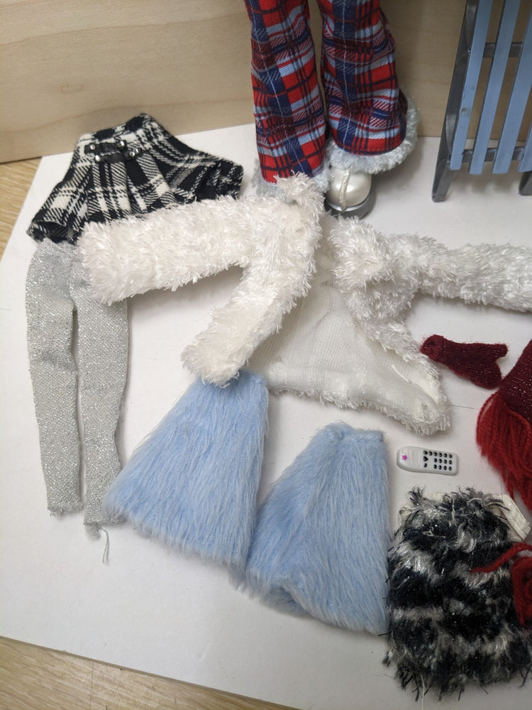 MGA Bratz Wintertime Wonderland Jade With Accessories Clothes Incomplete