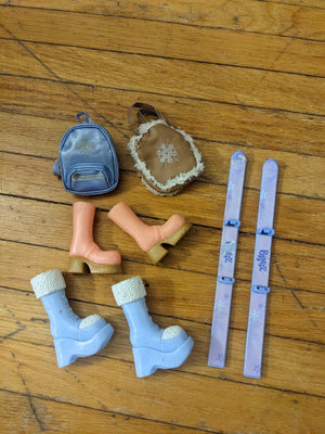 Vintage Bratz Wintertime Wonderland Yasmin Blue Boots Skis Bags Lot As Is 